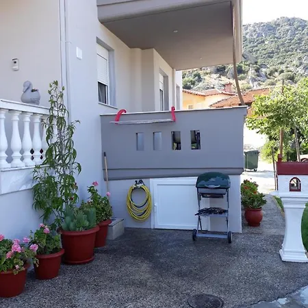 Apartment Nymfes House. *