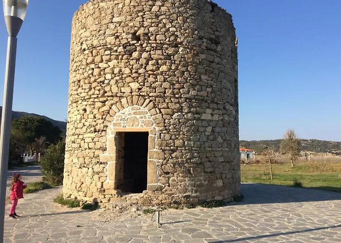 Nymfes House. * סיקיה